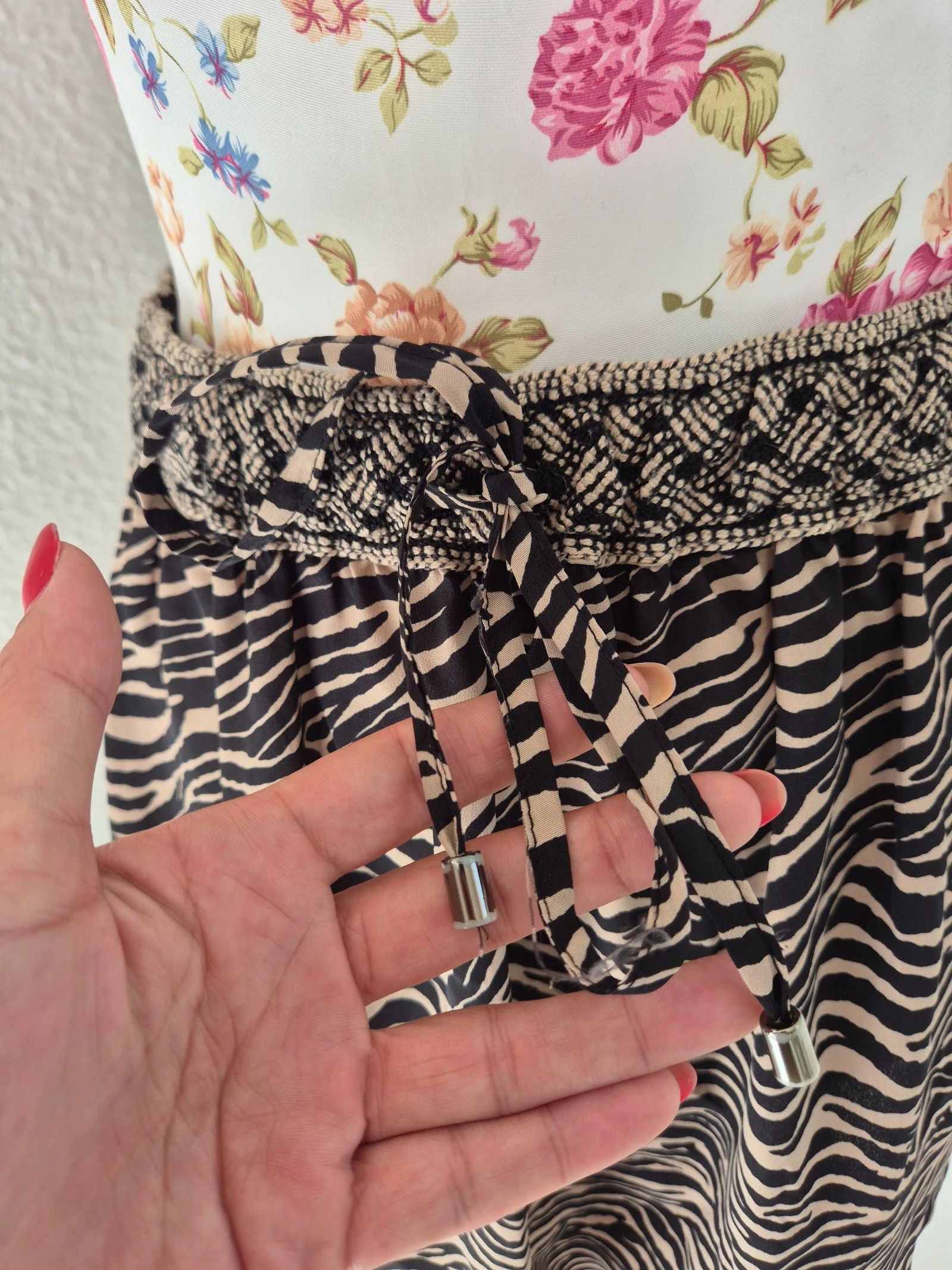 Saia Kaporal com estampa de zebra bege e preta – Tamanho P – Cintura fluida com ajuste elástico – photo 2